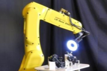 ロボットが検査を行っている写真