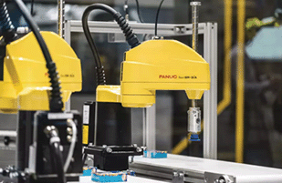 スカラロボットが並ぶ画像