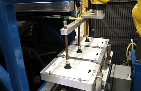 ワークを吸着するロボットハンドの画像