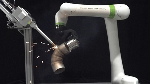 ロボット速度と連動したレーザ出力制御で高品質加工を実現