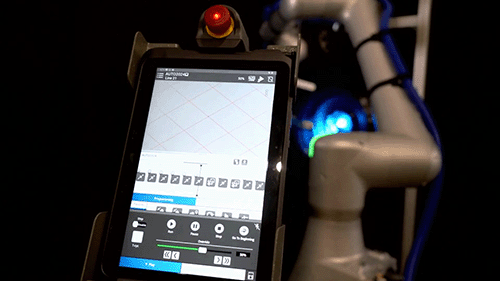 ダイレクトティーチと塗布専用アイコンでプログラム作成が簡単なタブレットUI