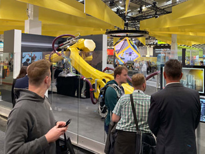 M-1000によるギガキャストの取り出し