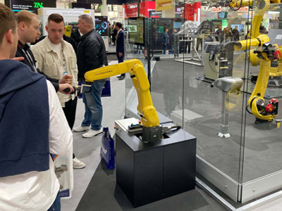 LR MateとM-20による遠隔操作