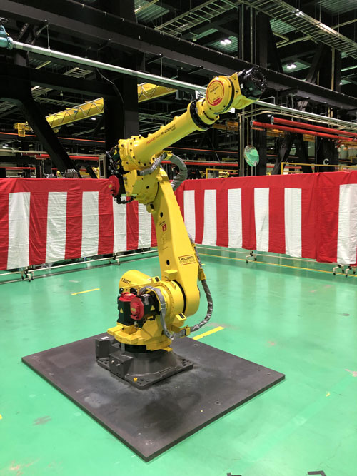 100万台目にあたる「FANUC Robot R-2000iC/210F」